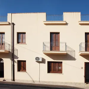 Leone1 , San Vito Lo Capo Italia